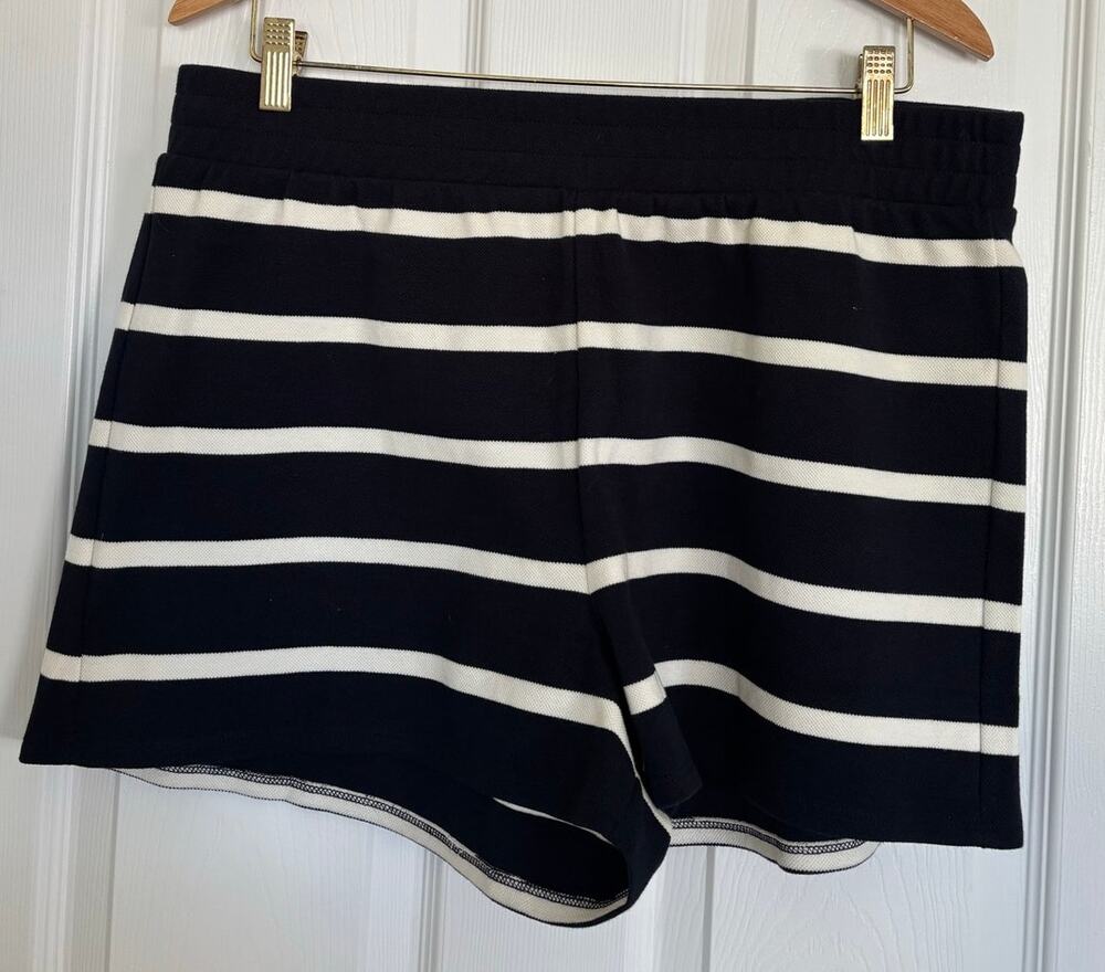 NWT J.Crew Factory Textured Striped Short Black Ivory Size Large
